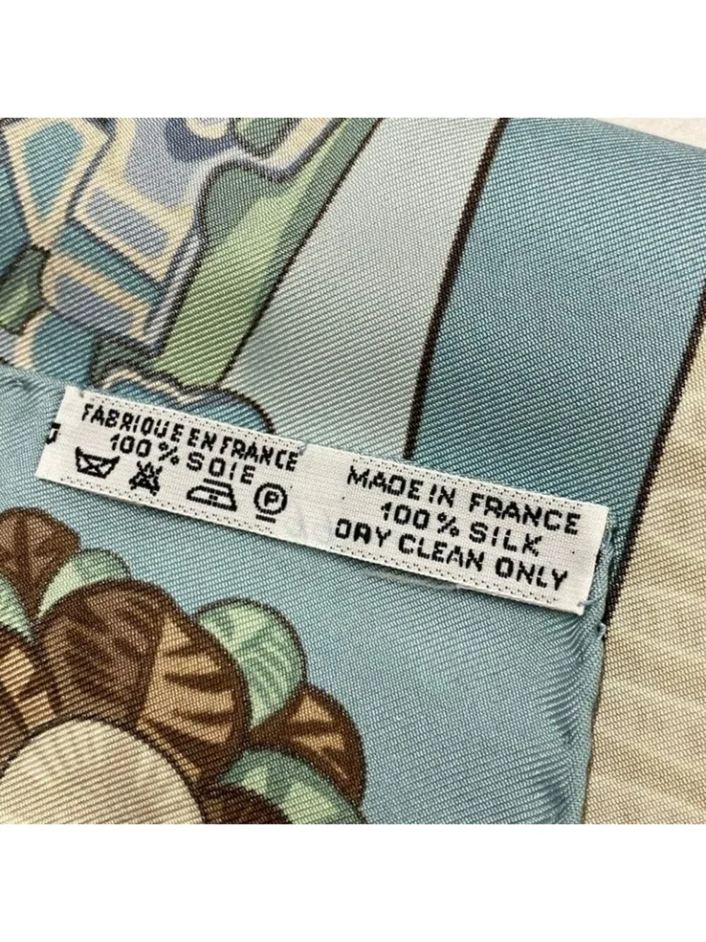 ★SOLD★ Hermes Scarf Carre 90 Light Blue Ivory Multi Armets en Panache Feather - Picture 3 of 5